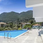 Oceanida Sofia Luxury Nikiana
