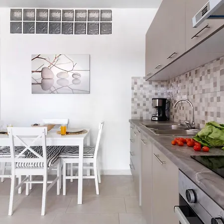 Apartament Oceanida Sofia Luxury Nikiana